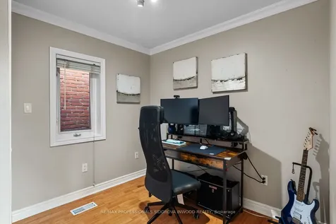 197 Lambton Avenue Toronto ON M6N 2T2