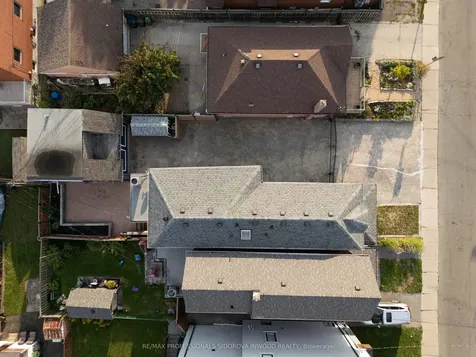 197 Lambton Avenue Toronto ON M6N 2T2