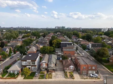 197 Lambton Avenue Toronto ON M6N 2T2
