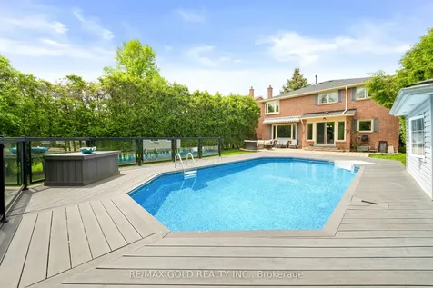 122 Barr Crescent Brampton ON L6Z 3C8