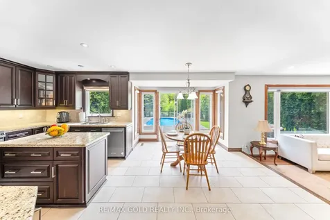 122 Barr Crescent Brampton ON L6Z 3C8