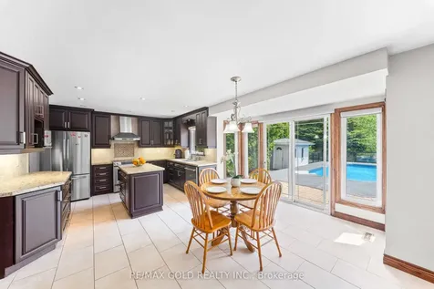 122 Barr Crescent Brampton ON L6Z 3C8