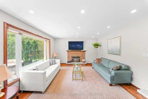 122 Barr Crescent Brampton ON L6Z 3C8