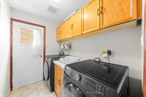 122 Barr Crescent Brampton ON L6Z 3C8
