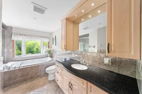 122 Barr Crescent Brampton ON L6Z 3C8