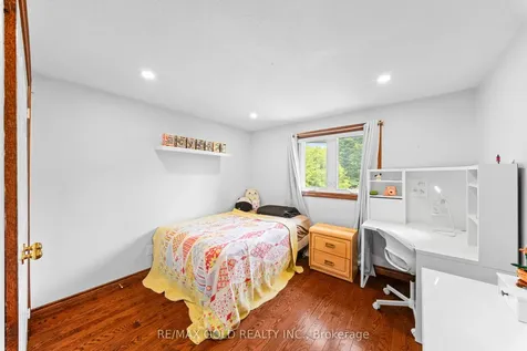 122 Barr Crescent Brampton ON L6Z 3C8