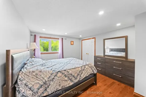 122 Barr Crescent Brampton ON L6Z 3C8