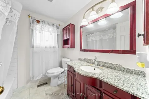 122 Barr Crescent Brampton ON L6Z 3C8