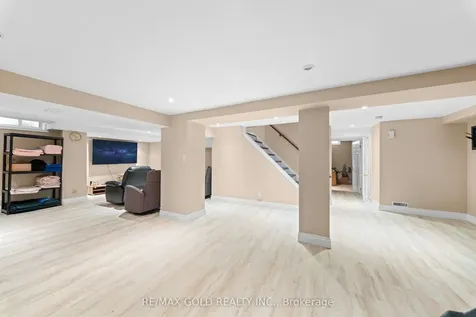 122 Barr Crescent Brampton ON L6Z 3C8