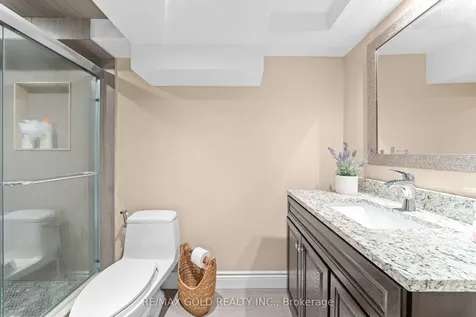 122 Barr Crescent Brampton ON L6Z 3C8