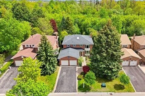 122 Barr Crescent Brampton ON L6Z 3C8