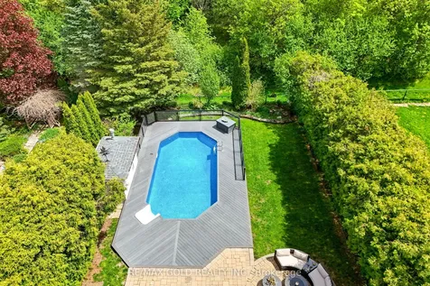 122 Barr Crescent Brampton ON L6Z 3C8