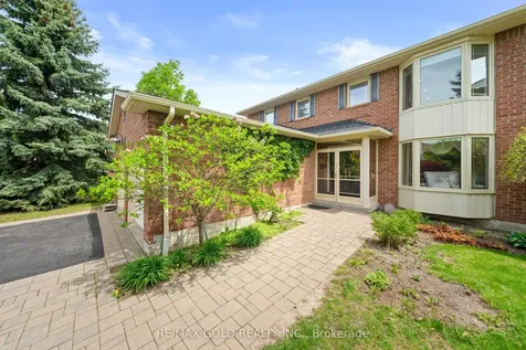 122 Barr Crescent Brampton ON L6Z 3C8