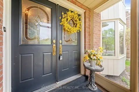 122 Barr Crescent Brampton ON L6Z 3C8