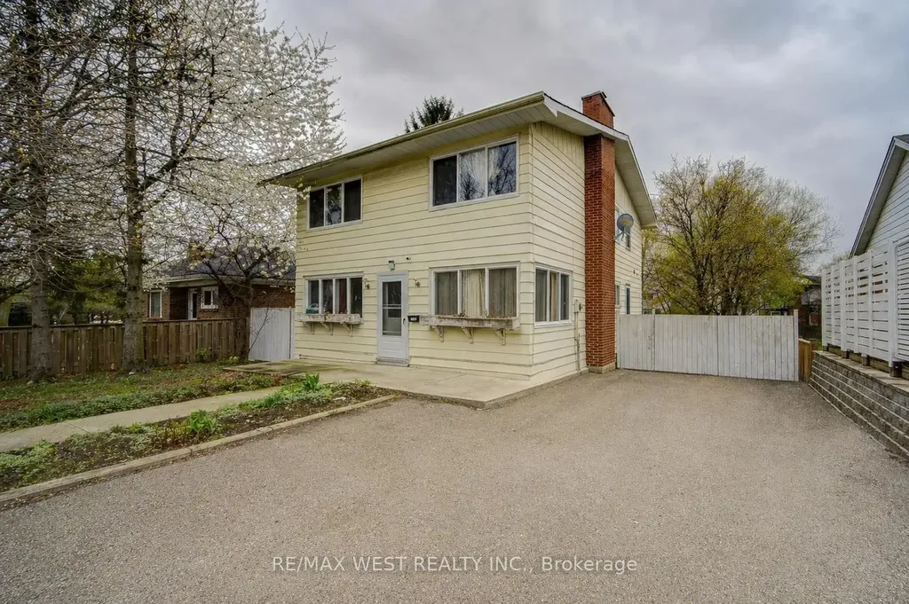 326 Queen Street S Mississauga ON L5M 1M2