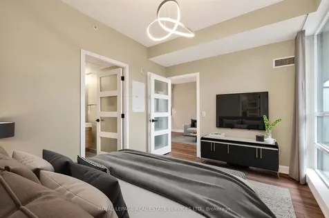8 Fieldway Road Toronto ON M8Z 0C3