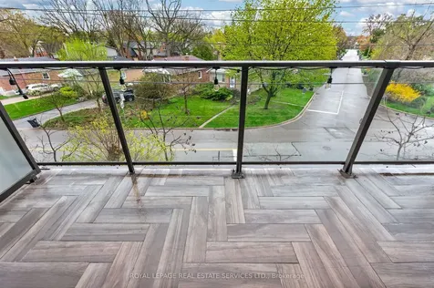 8 Fieldway Road Toronto ON M8Z 0C3