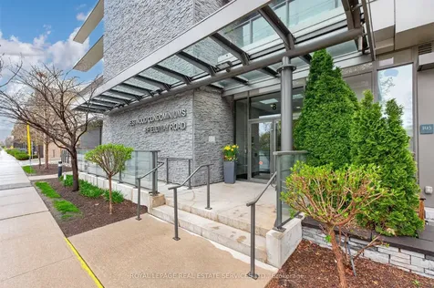 8 Fieldway Road Toronto ON M8Z 0C3