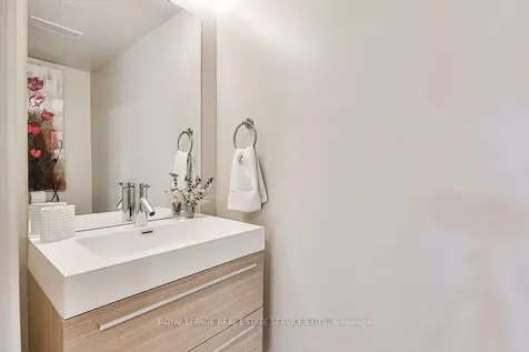 8 Fieldway Road Toronto ON M8Z 0C3