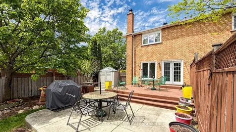 2240 Shipwright Road Oakville ON L6M 3B1