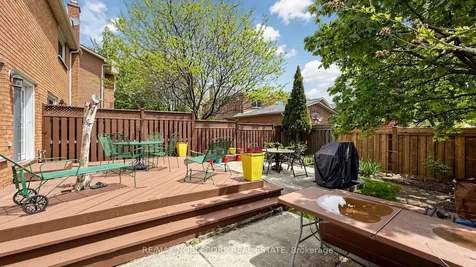 2240 Shipwright Road Oakville ON L6M 3B1