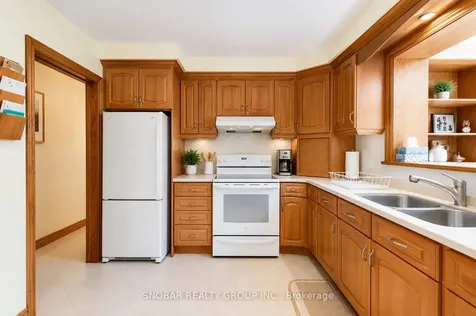 22 Norgrove Crescent Toronto ON M9P 3C6