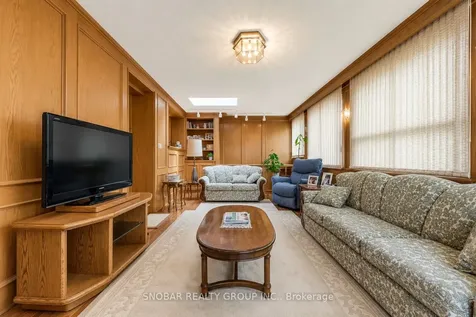 22 Norgrove Crescent Toronto ON M9P 3C6