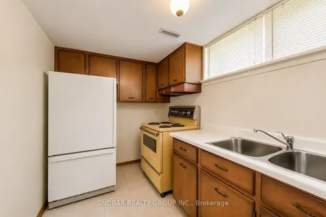 22 Norgrove Crescent Toronto ON M9P 3C6