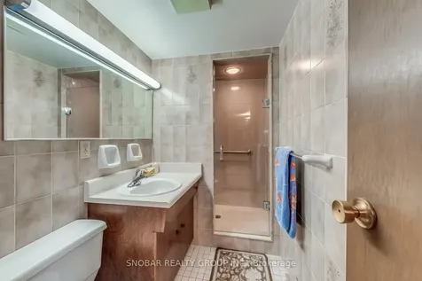 22 Norgrove Crescent Toronto ON M9P 3C6