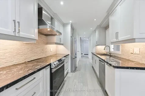 5936 Candlebrook Court Mississauga ON L5V 2V5
