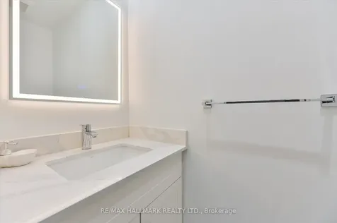 5936 Candlebrook Court Mississauga ON L5V 2V5