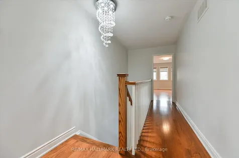 5936 Candlebrook Court Mississauga ON L5V 2V5