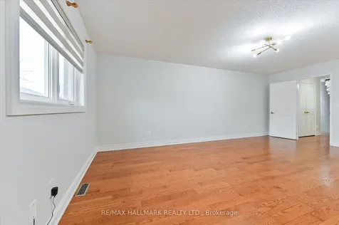 5936 Candlebrook Court Mississauga ON L5V 2V5