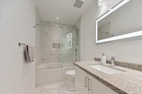 5936 Candlebrook Court Mississauga ON L5V 2V5