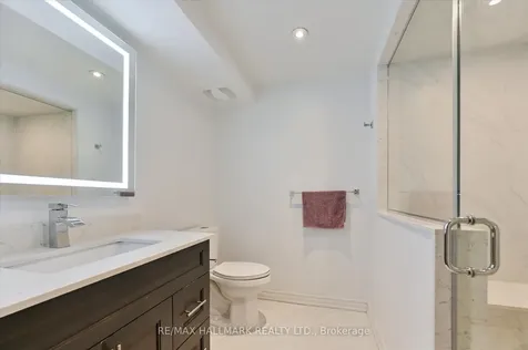 5936 Candlebrook Court Mississauga ON L5V 2V5