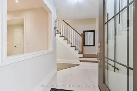 5936 Candlebrook Court Mississauga ON L5V 2V5