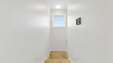 9 Rubydale Gardens Toronto ON M9L 1B8