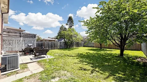 9 Rubydale Gardens Toronto ON M9L 1B8
