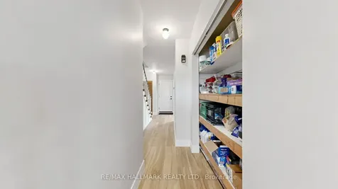 9 Rubydale Gardens Toronto ON M9L 1B8