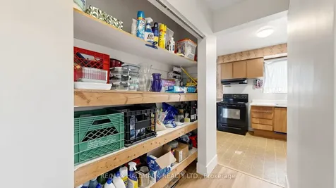 9 Rubydale Gardens Toronto ON M9L 1B8