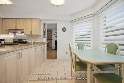 62 Fernbrook Crescent Brampton ON L6Z 3N7