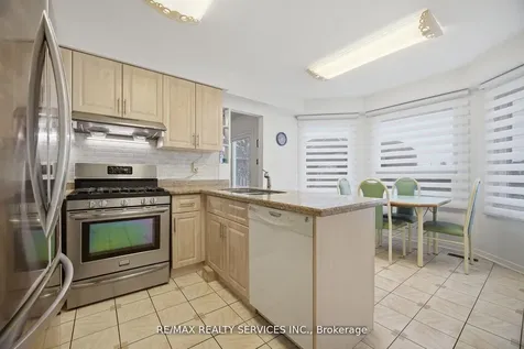 62 Fernbrook Crescent Brampton ON L6Z 3N7