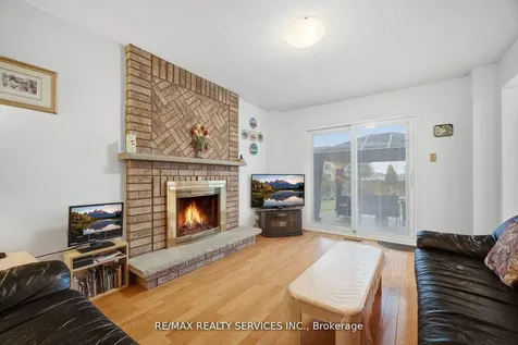 62 Fernbrook Crescent Brampton ON L6Z 3N7