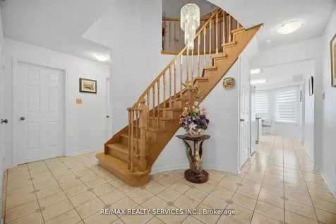 62 Fernbrook Crescent Brampton ON L6Z 3N7