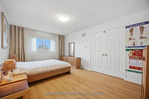 62 Fernbrook Crescent Brampton ON L6Z 3N7