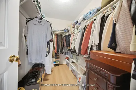 62 Fernbrook Crescent Brampton ON L6Z 3N7
