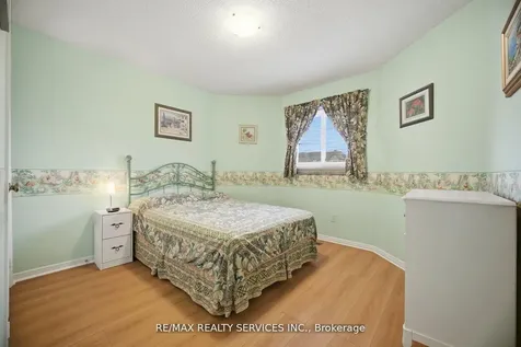 62 Fernbrook Crescent Brampton ON L6Z 3N7