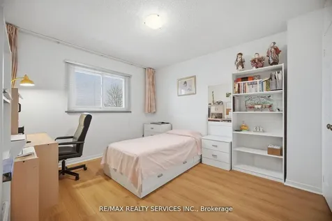62 Fernbrook Crescent Brampton ON L6Z 3N7