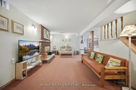 62 Fernbrook Crescent Brampton ON L6Z 3N7
