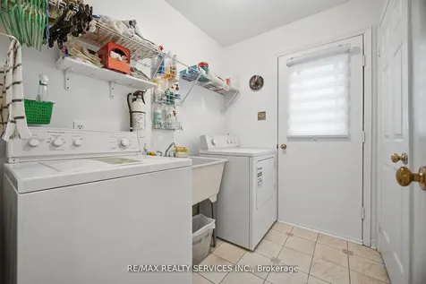62 Fernbrook Crescent Brampton ON L6Z 3N7
